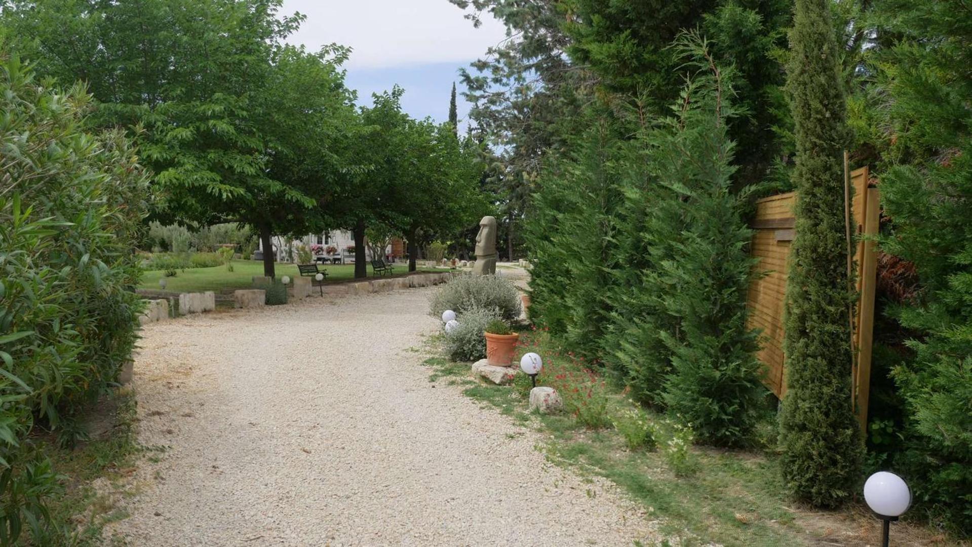 Mas Maurane-Roulotte Avec Spa Prive Aux Portes D'Arles Tarascon Eksteriør billede